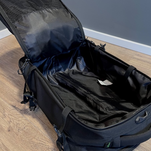 Eagle Creek Caldera 37L Convertible International Carry-On Bag - Picture 8 of 16